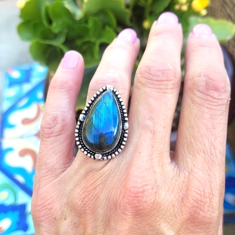 💙Blue Flash Labradorite Sterling Silver Ring